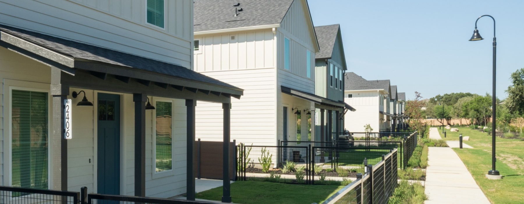 Townhome-Style Apartments in San Antonio: What are the Pros & Cons?